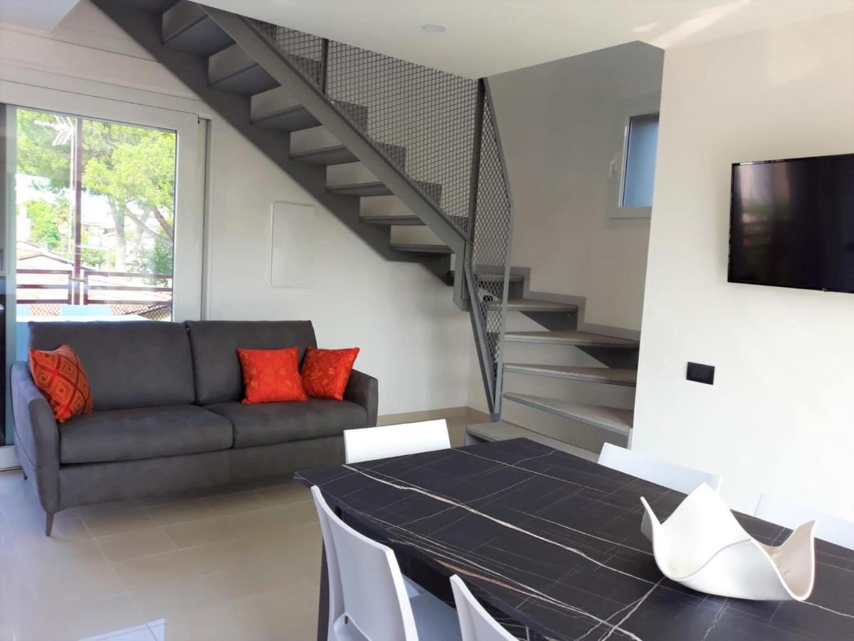 Villa Cisa Con Yacuzzi Lignano Sabbiadoro Luaran gambar