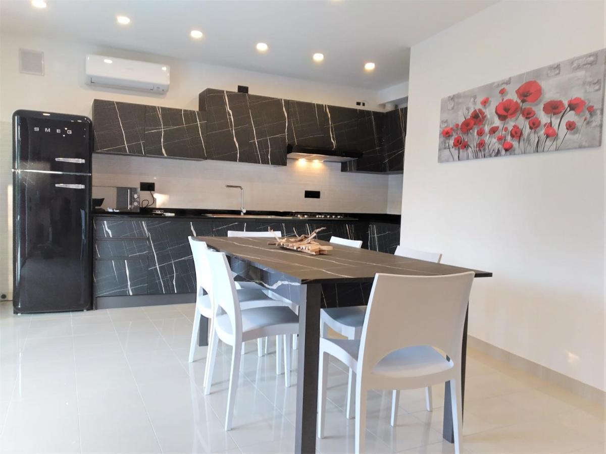 Villa Cisa Con Yacuzzi Lignano Sabbiadoro Luaran gambar