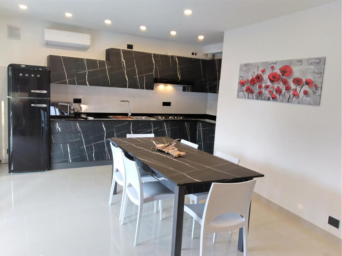Villa Cisa Con Yacuzzi Lignano Sabbiadoro Luaran gambar
