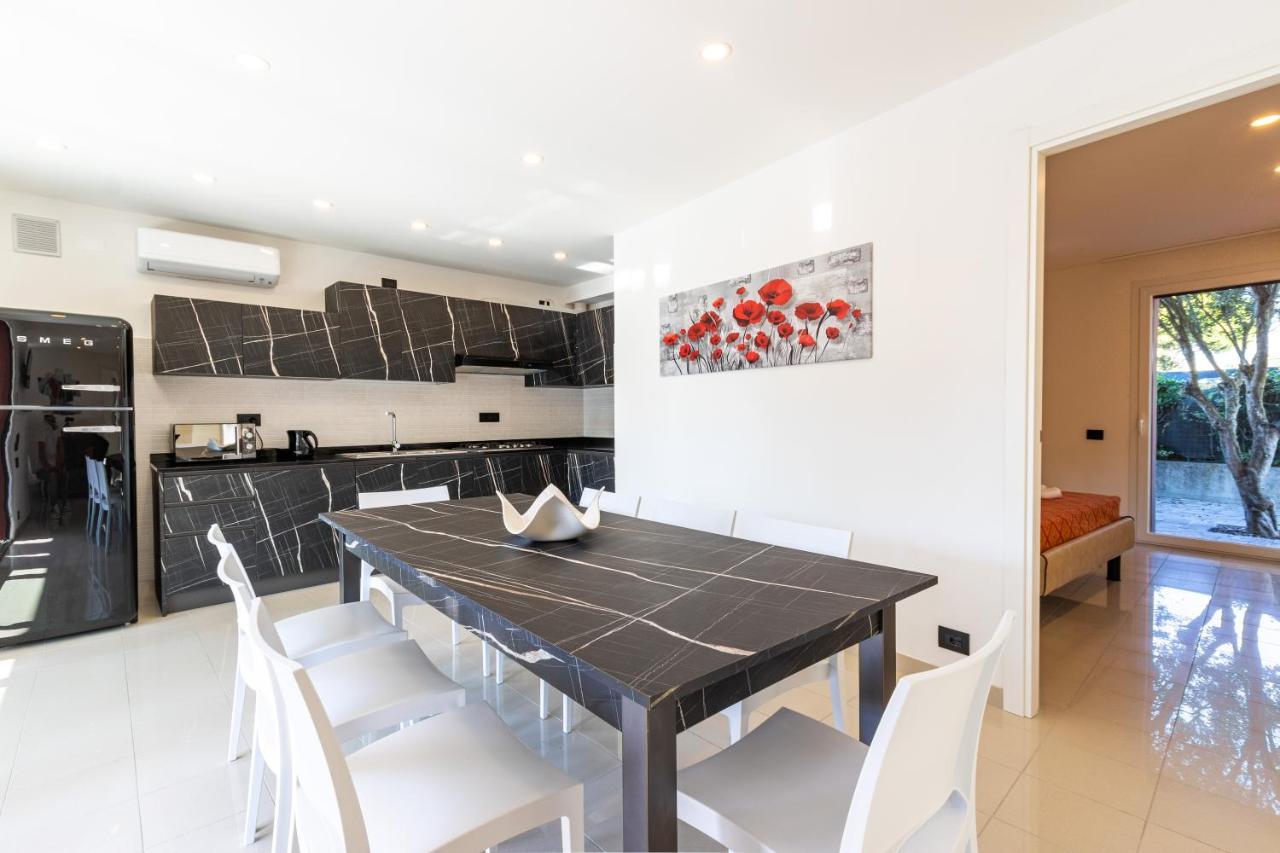 Villa Cisa Con Yacuzzi Lignano Sabbiadoro Luaran gambar