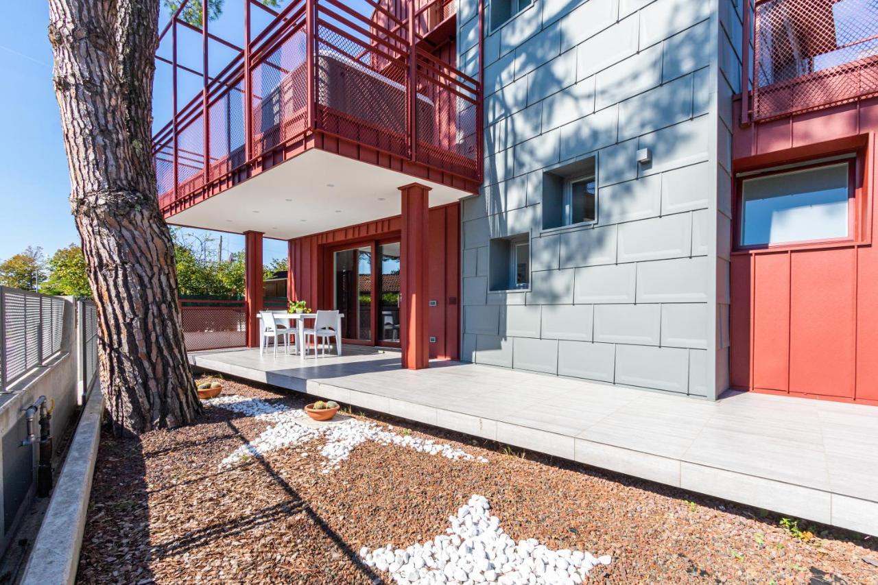 Villa Cisa Con Yacuzzi Lignano Sabbiadoro Luaran gambar