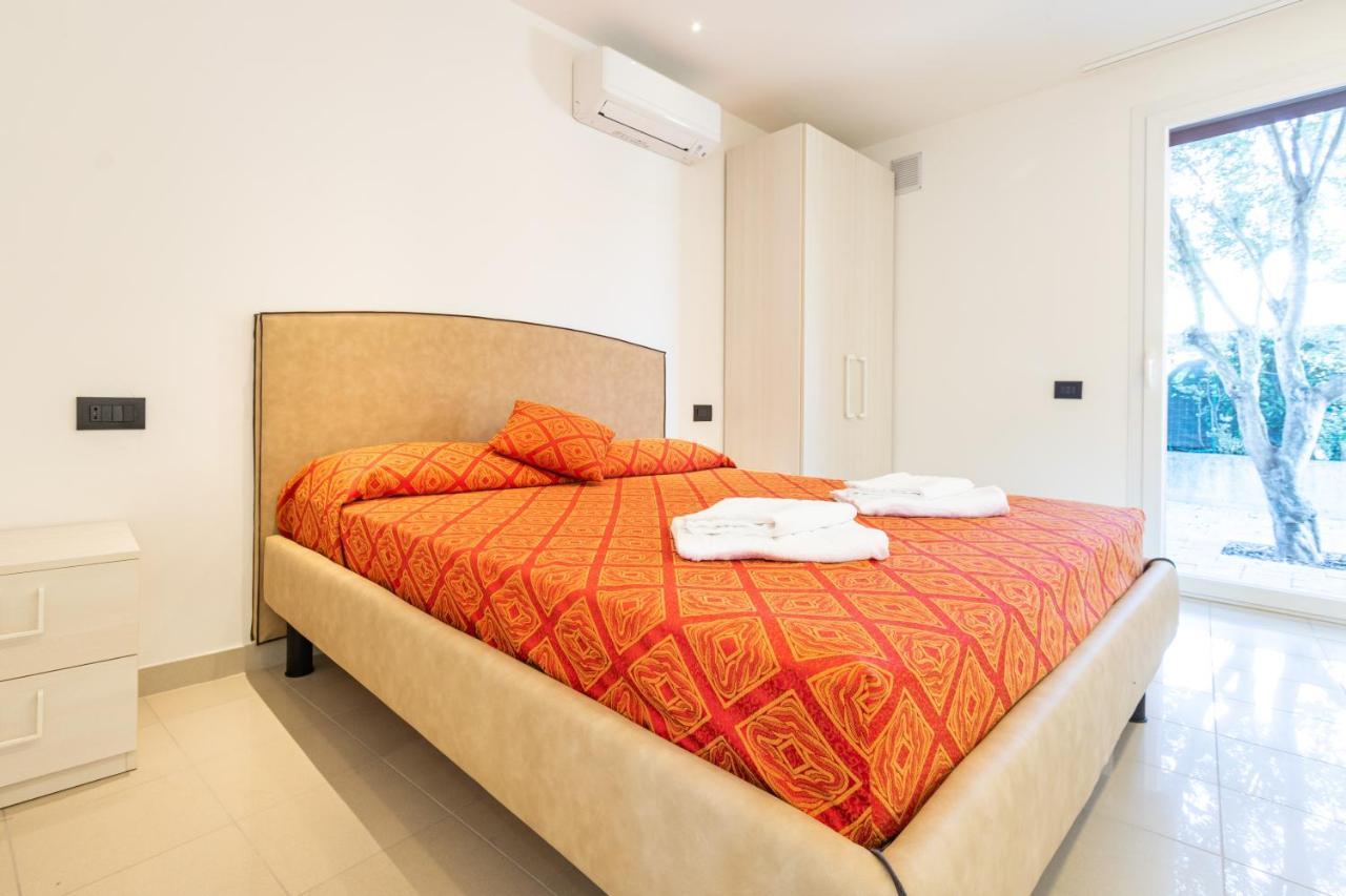 Villa Cisa Con Yacuzzi Lignano Sabbiadoro Luaran gambar