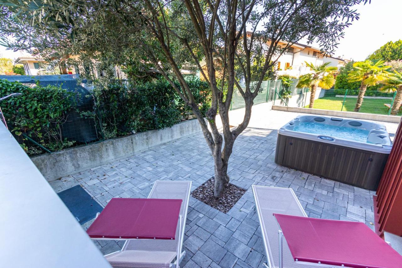 Villa Cisa Con Yacuzzi Lignano Sabbiadoro Luaran gambar